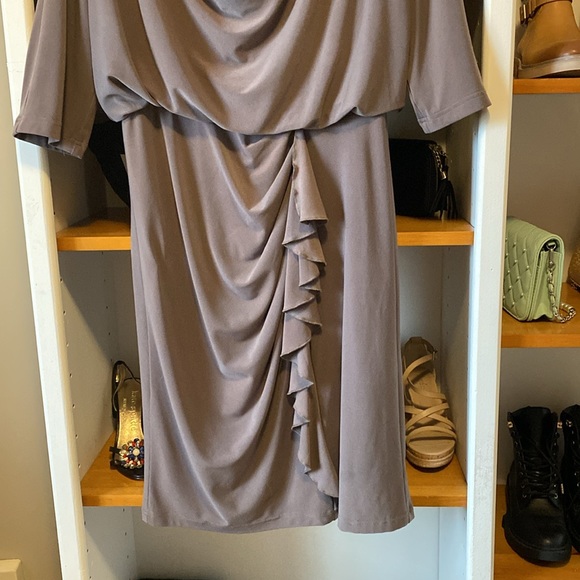 Adrianna Papell dress. Excellent condition. Elasticized waist. Size 10. - Picture 4 of 7